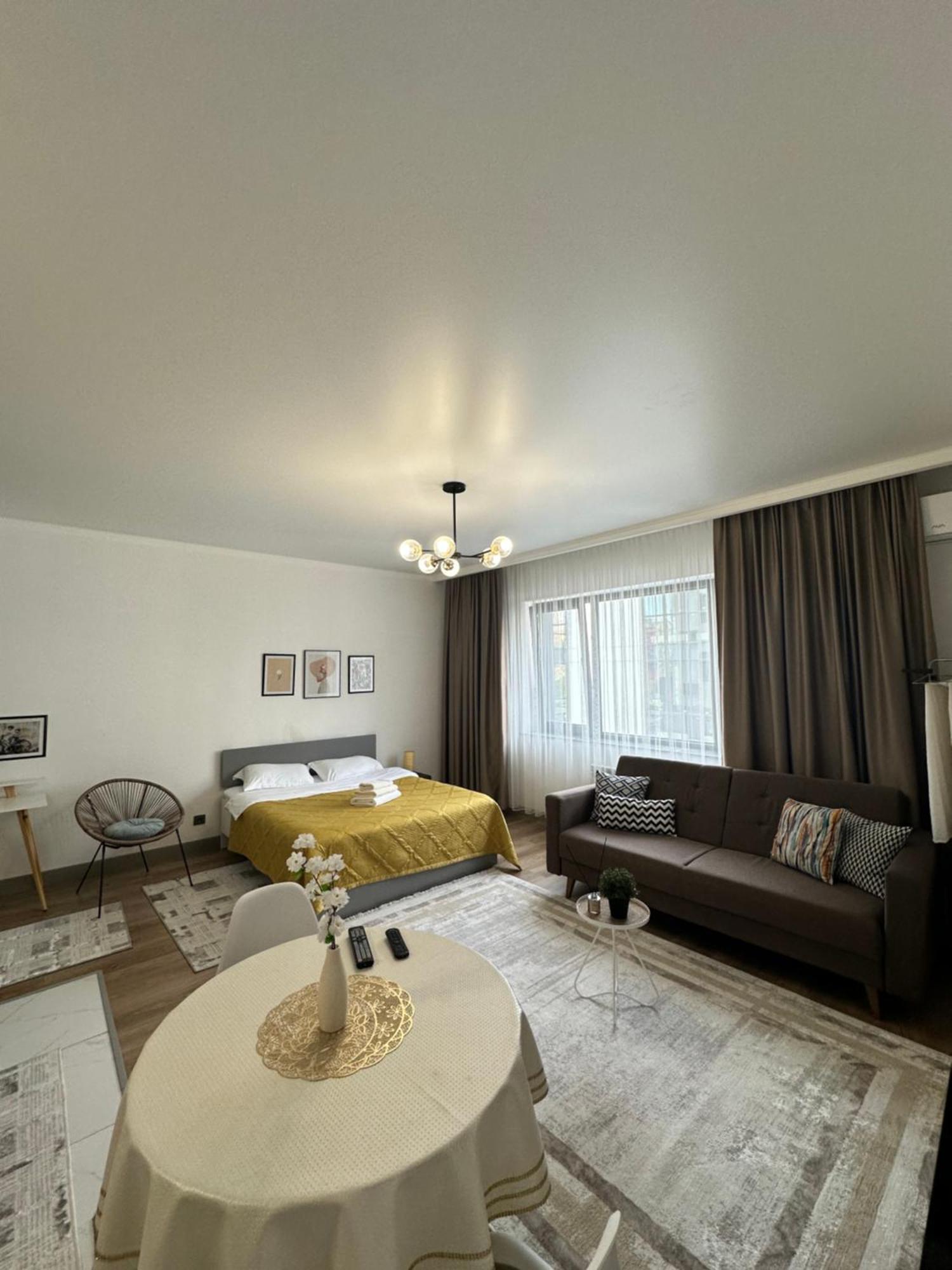 Студия В Теплых Тонах, Эксклюзив Almaty Exterior photo